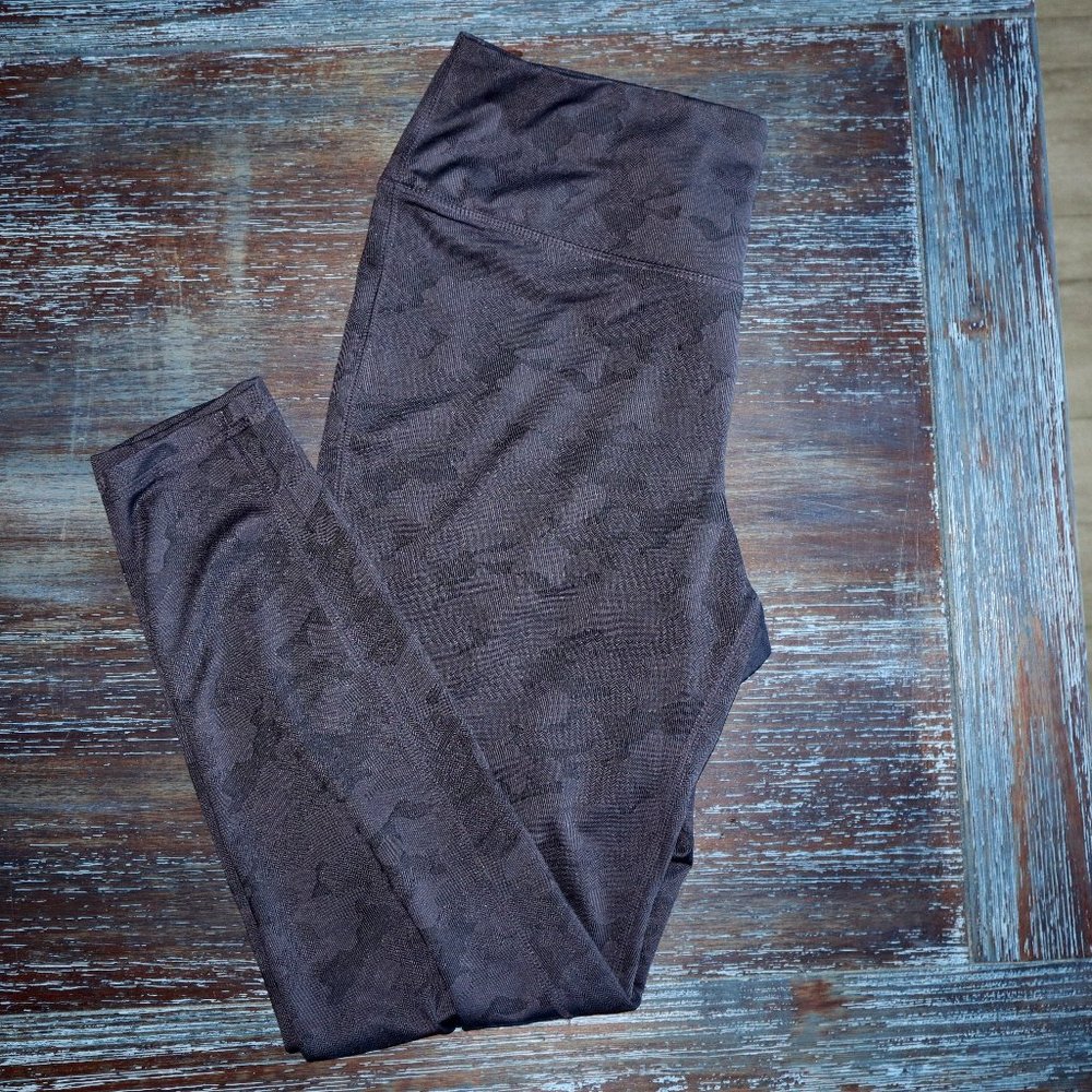 Danskin Jacquard Camo Legging-Never worn